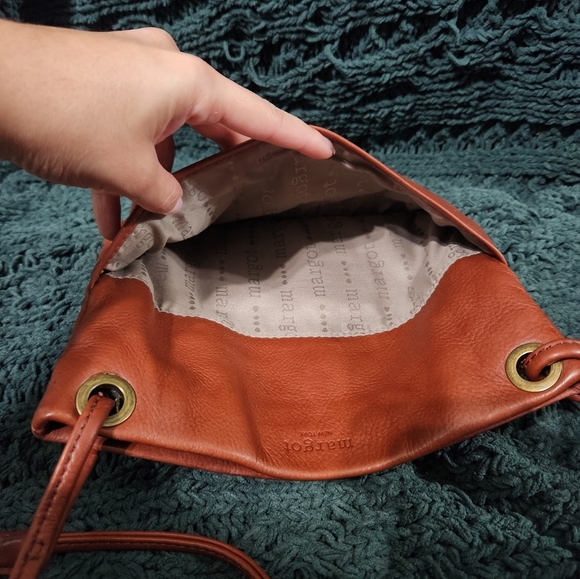 Margot Leather Crossbody Bag - Picture 4 of 10